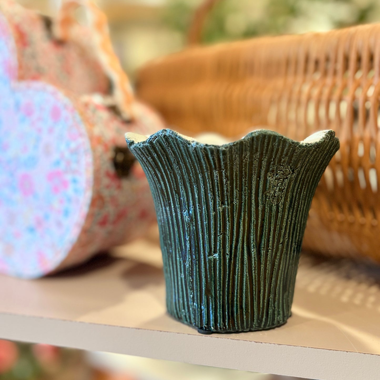 Small Scalloped green planter