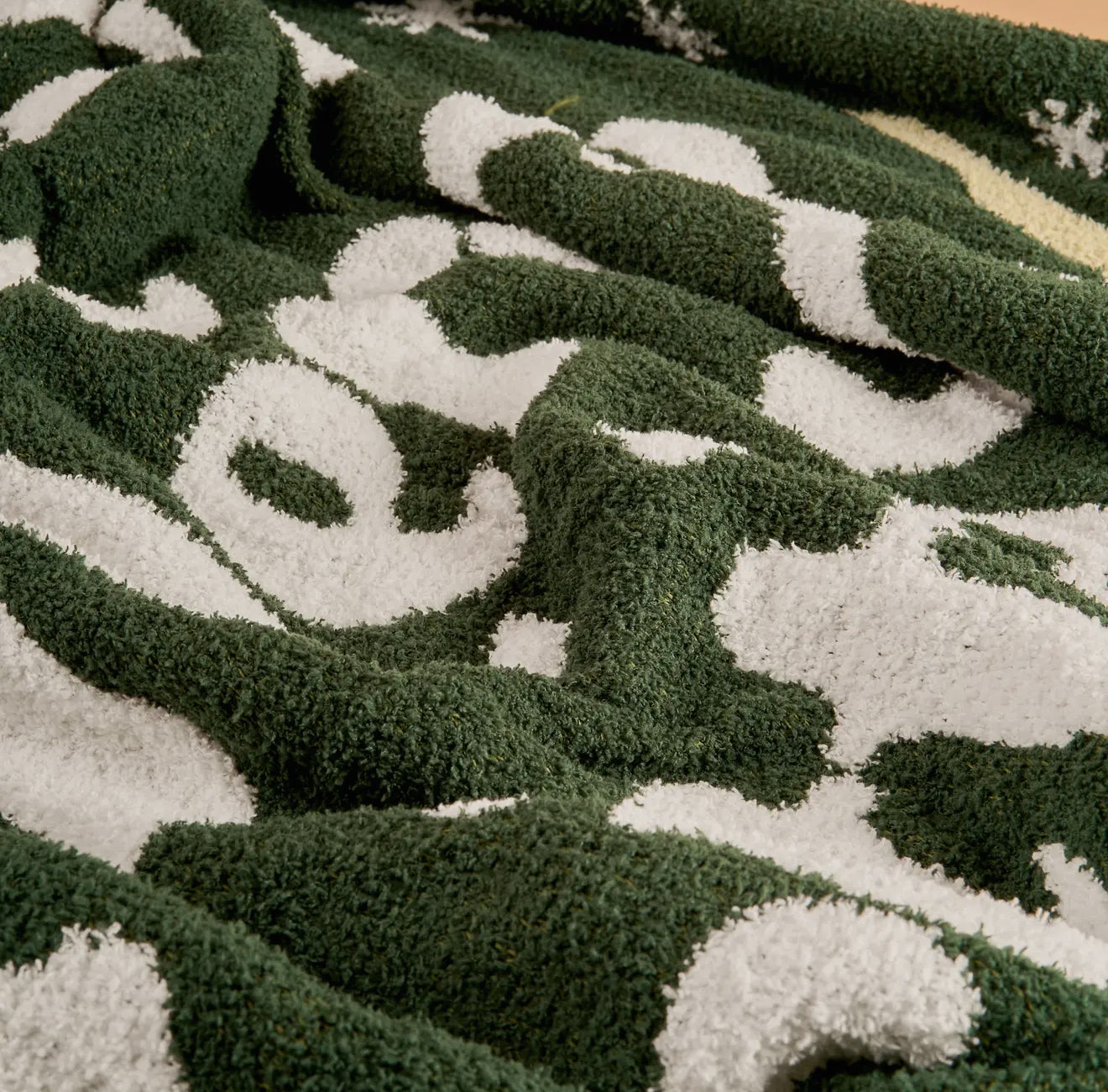 The Darling Effect Cozy Dreams Luxe Blanket merry little Christmas