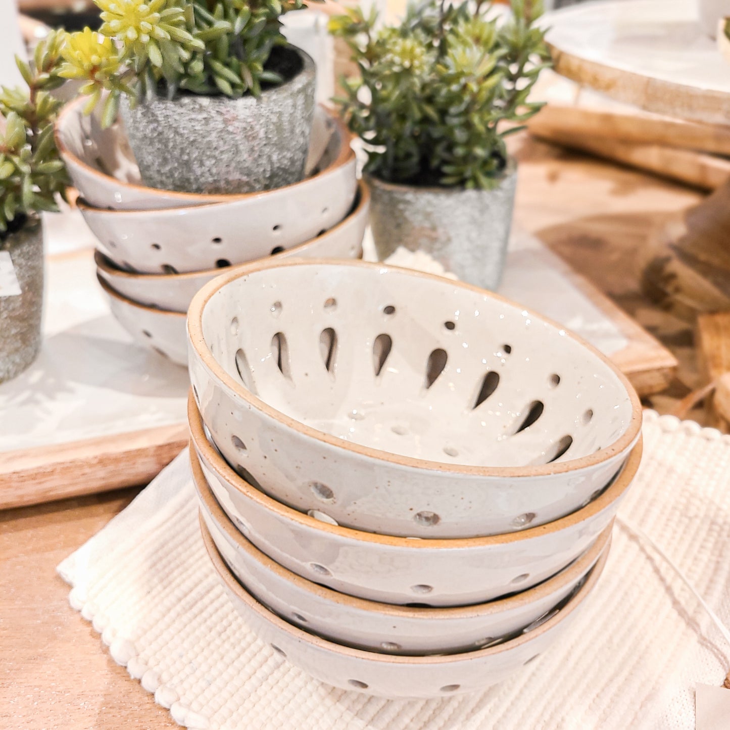 Round Berry Bowls - 3 Colors