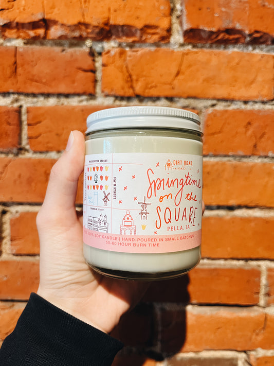 Springtime On the Square Candle - 8 oz.