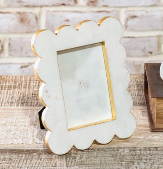4x6 Marble Scallop Frame with Gold Edge