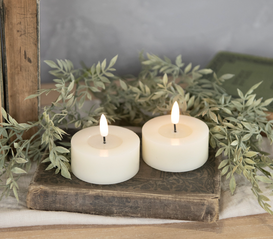 Oversized cream, tea, light candles, set of two