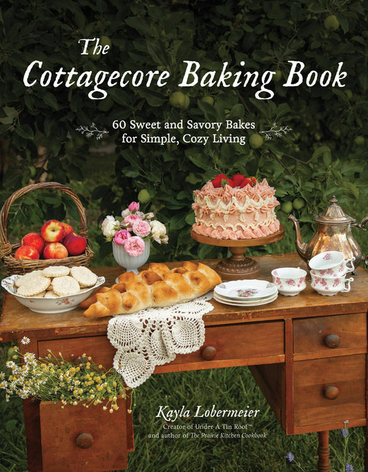 Macmillan Publishers - Cottagecore Baking Book: 60 Sweet & Savory Bakes